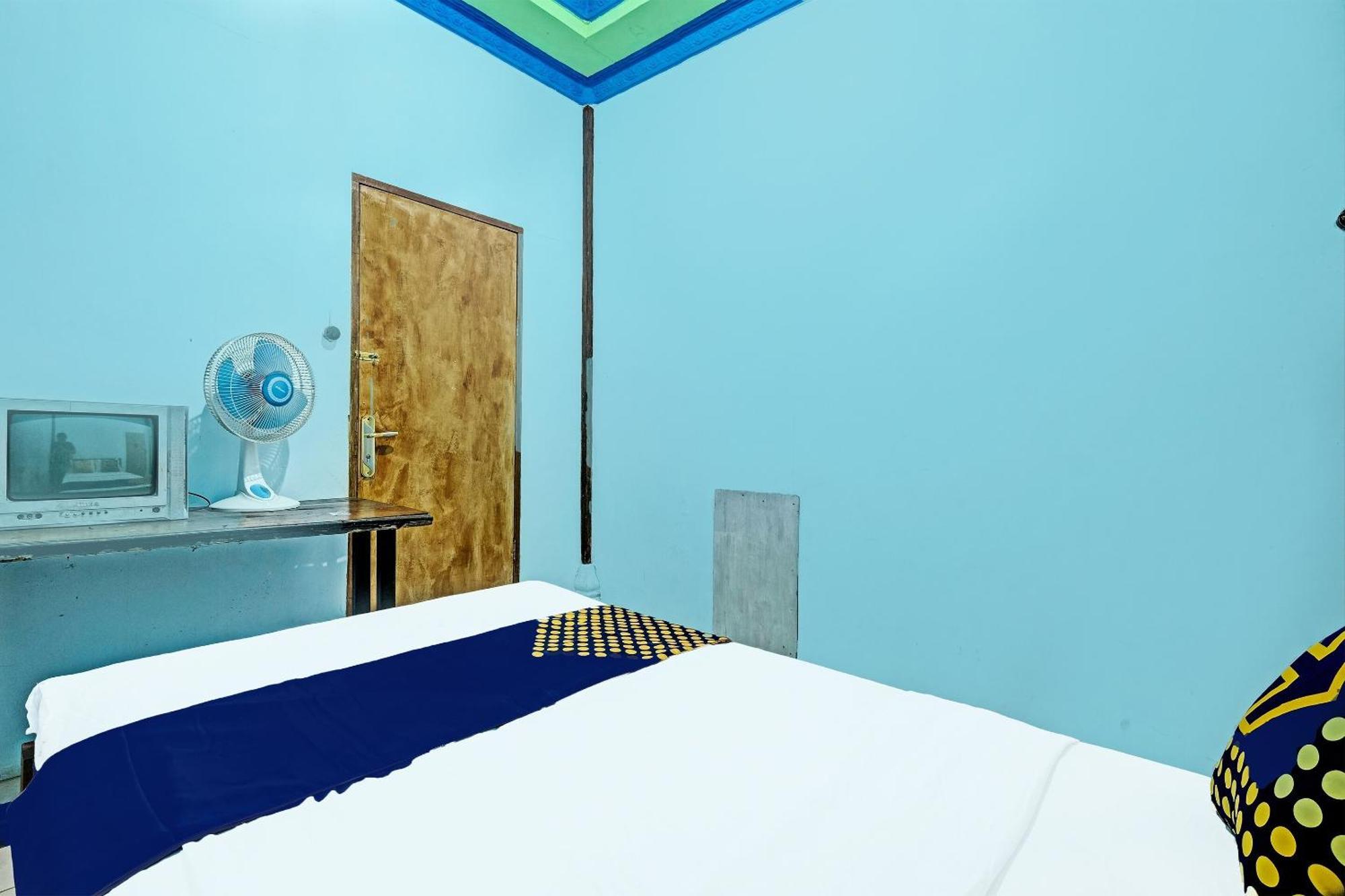 Spot On 91916 Joglo Doyong Homestay Syariah Джок'якарта Екстер'єр фото