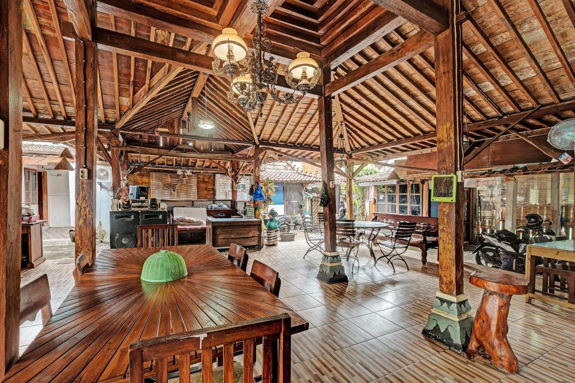 Spot On 91916 Joglo Doyong Homestay Syariah Джок'якарта Екстер'єр фото