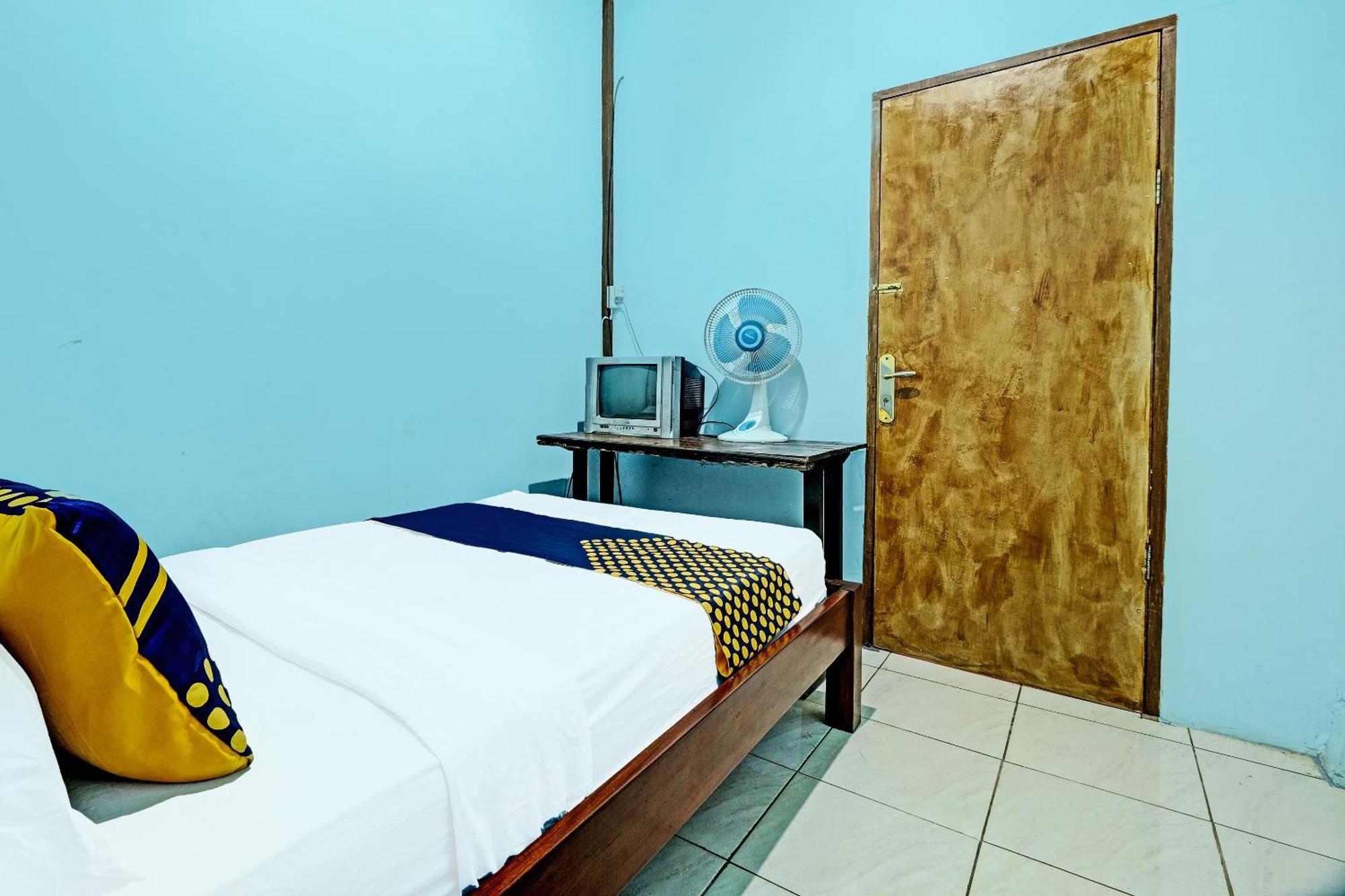 Spot On 91916 Joglo Doyong Homestay Syariah Джок'якарта Екстер'єр фото