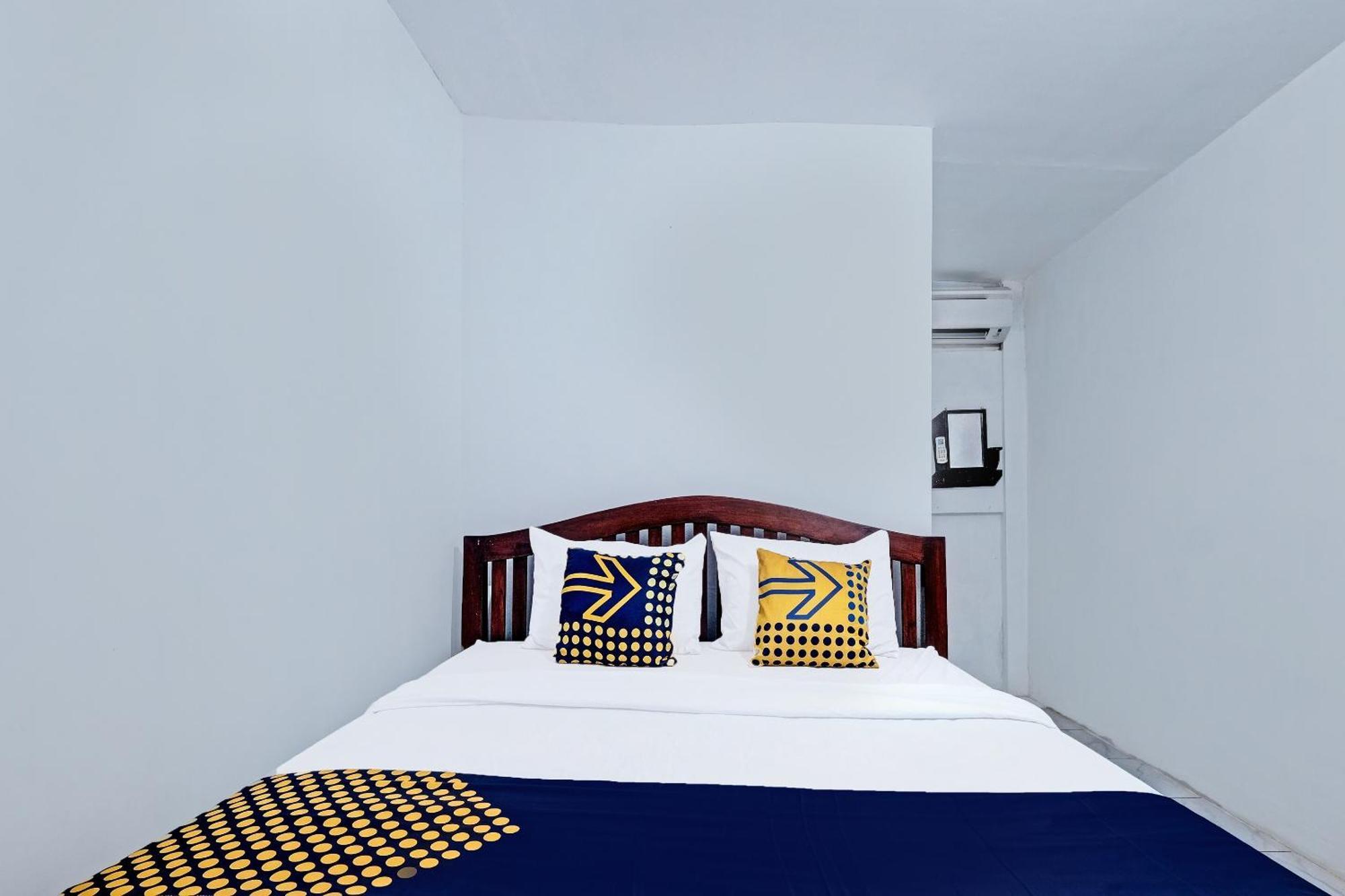 Spot On 91916 Joglo Doyong Homestay Syariah Джок'якарта Екстер'єр фото