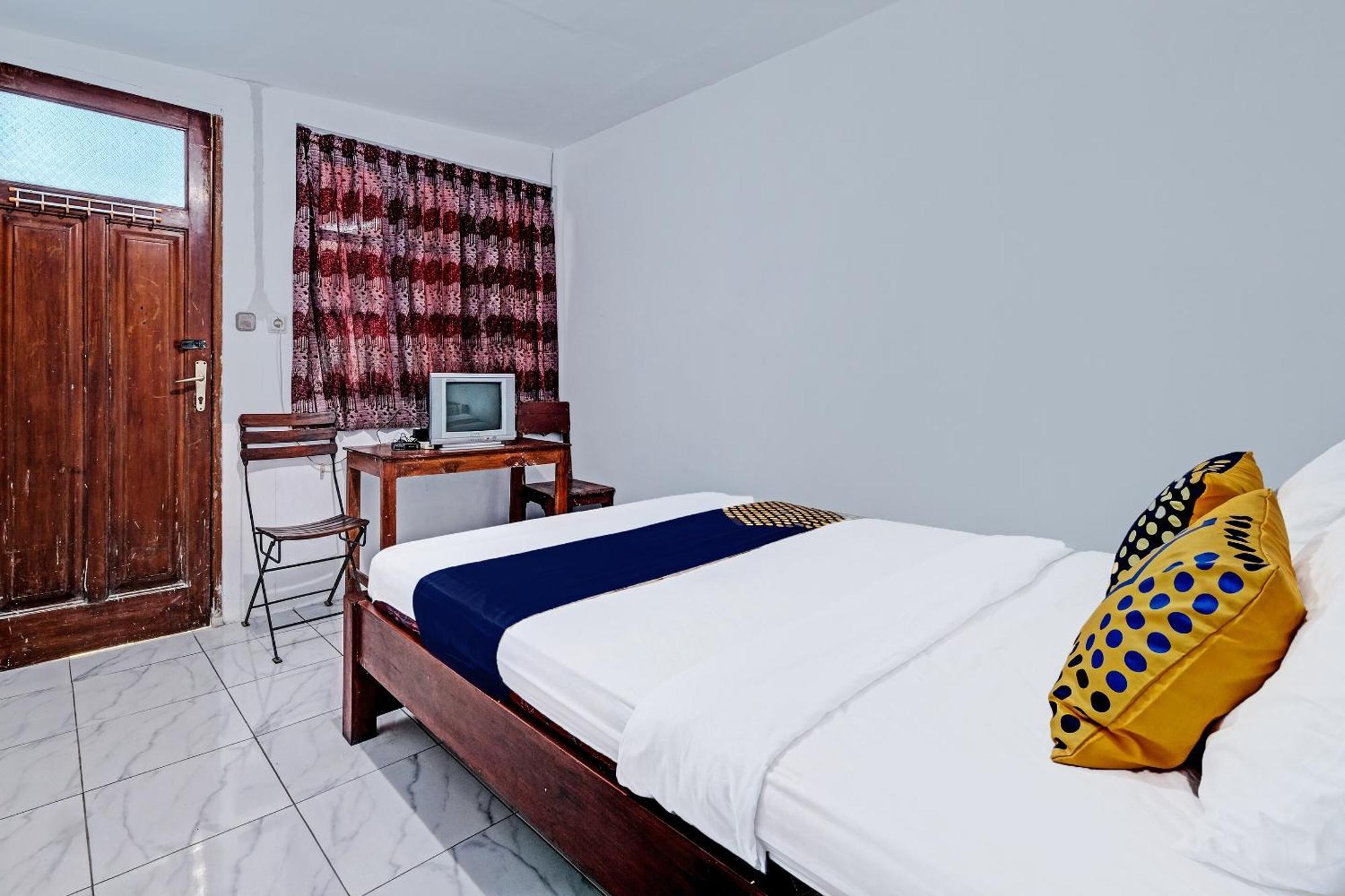 Spot On 91916 Joglo Doyong Homestay Syariah Джок'якарта Екстер'єр фото