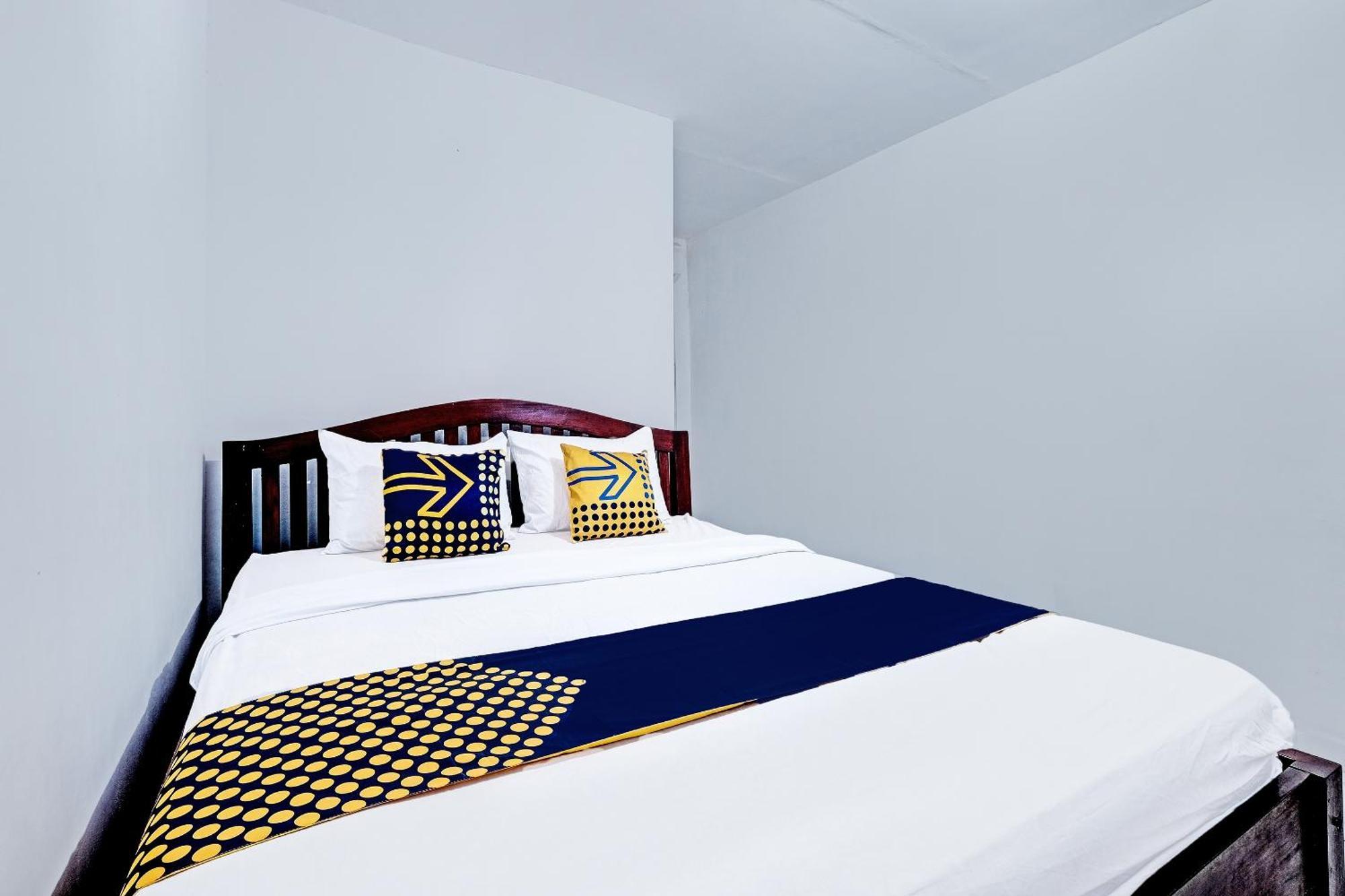 Spot On 91916 Joglo Doyong Homestay Syariah Джок'якарта Екстер'єр фото